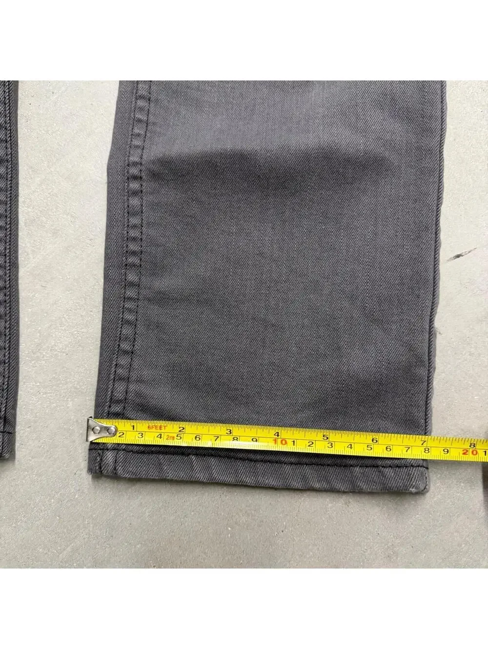 Levis sized 33x30